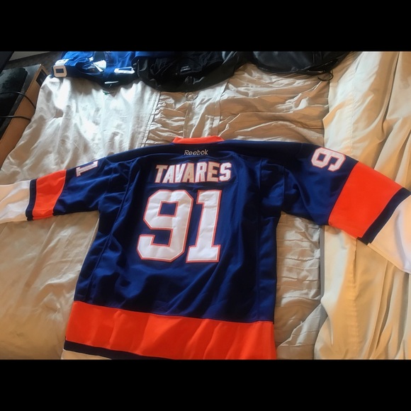 New York Islanders John Tavares Jersey - Picture 2 of 2